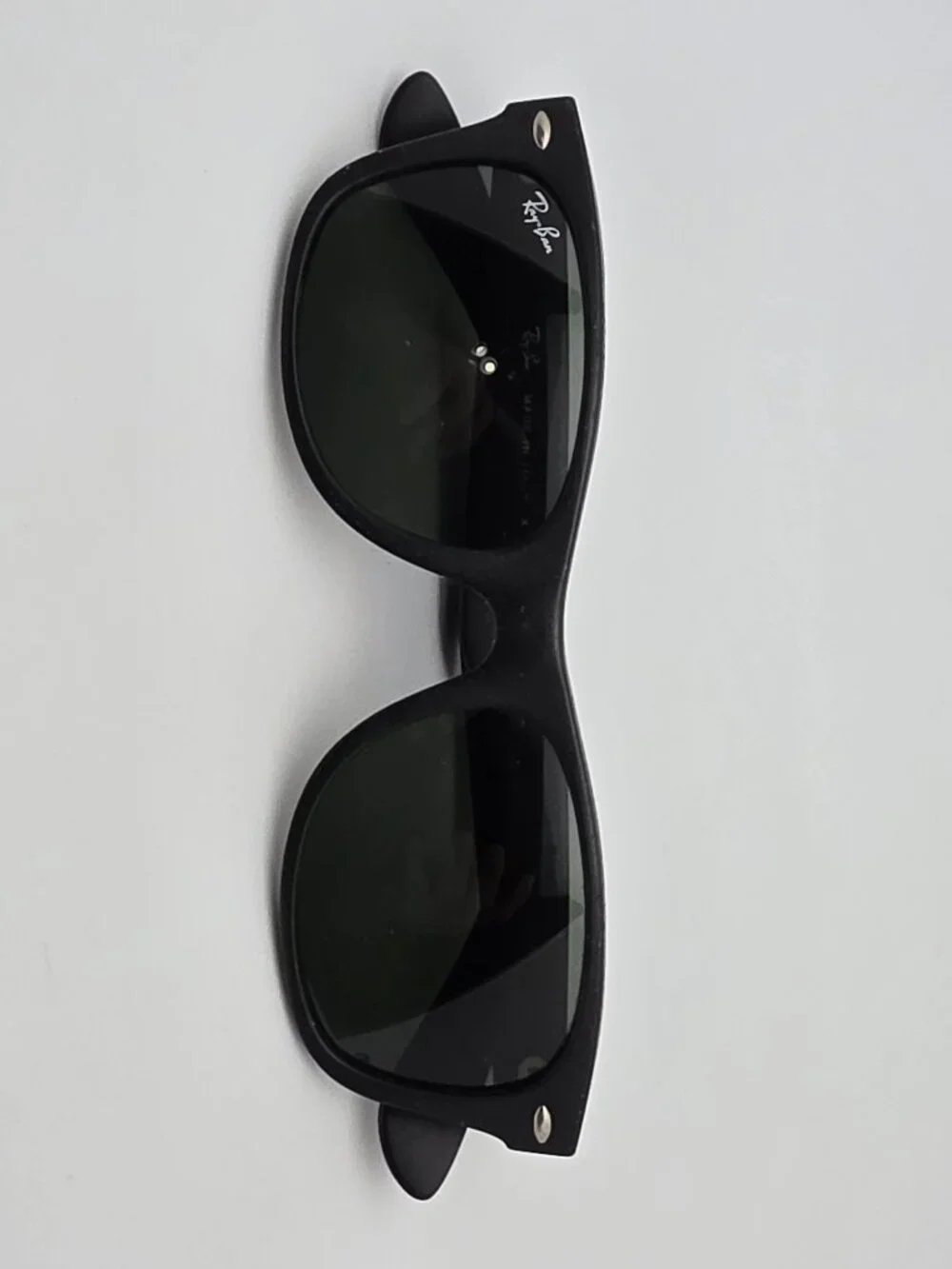 Ray-Ban RB2132 622 New Wayfarer Rubber Black Frame G-15 Green Lens Sunglasses